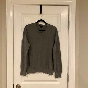 Banana Republic Grey V-Neck Sweater Lg